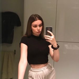 Meet your Posher, Maya